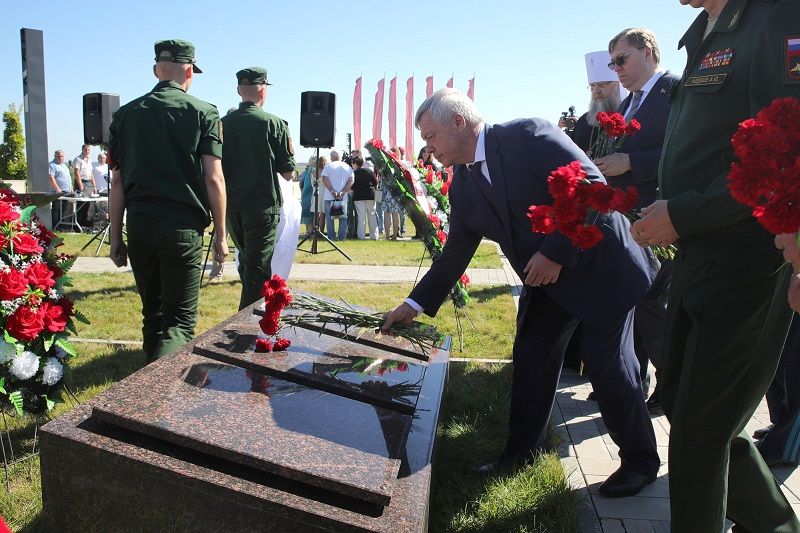 возложение цветов.jpg возложение цветов.jpg